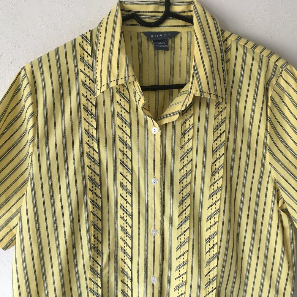 Short sleeve button up down stripe shirt blouse
